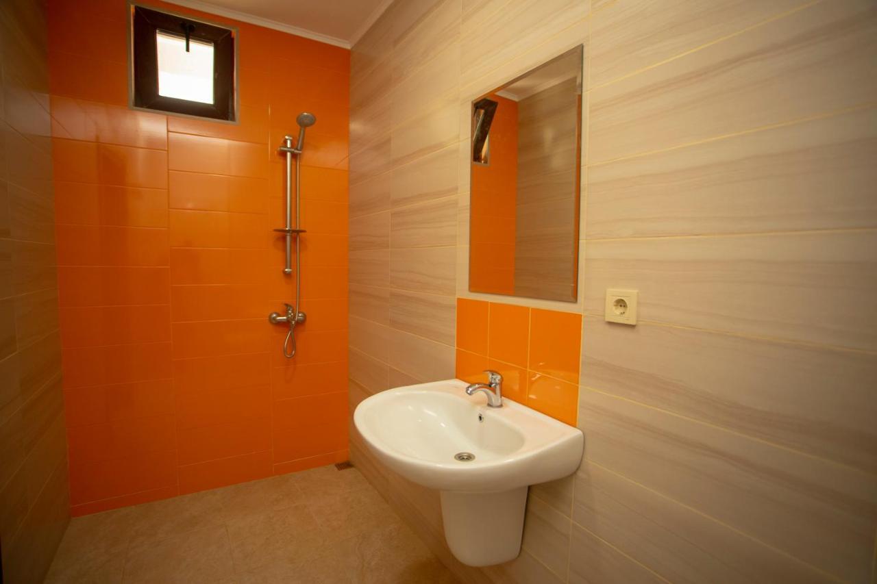 Hotel Pollux à Batoumi Extérieur photo