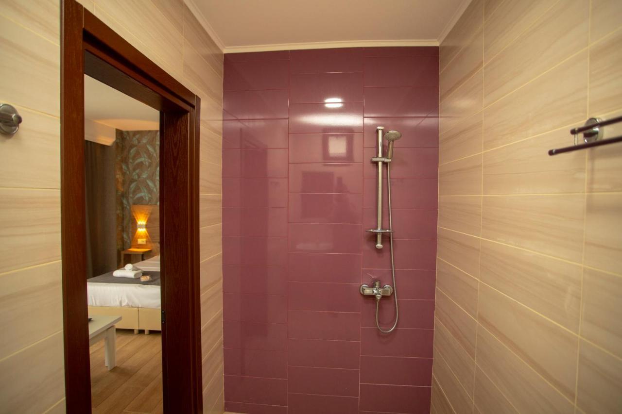 Hotel Pollux à Batoumi Extérieur photo