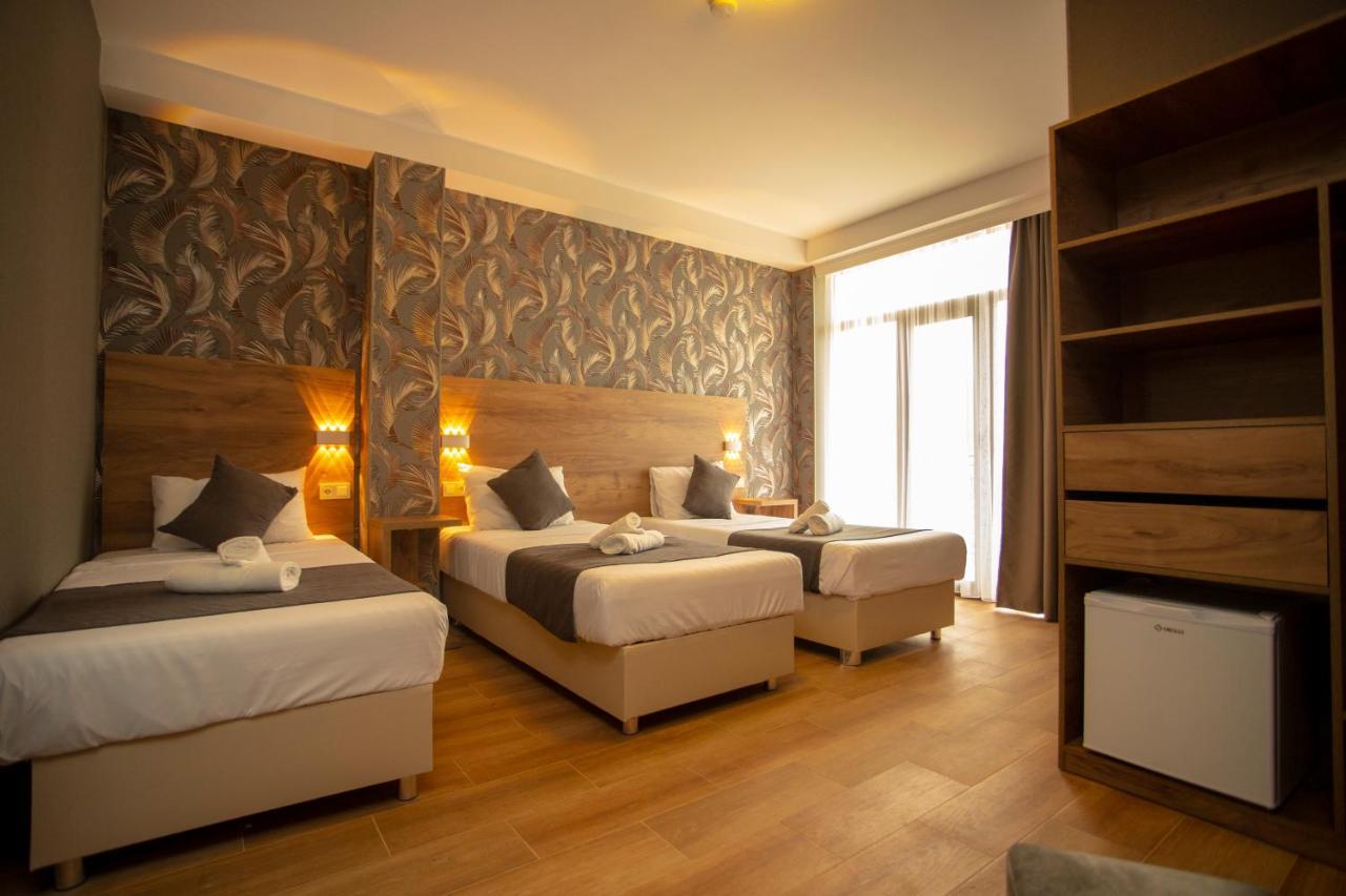 Hotel Pollux à Batoumi Extérieur photo