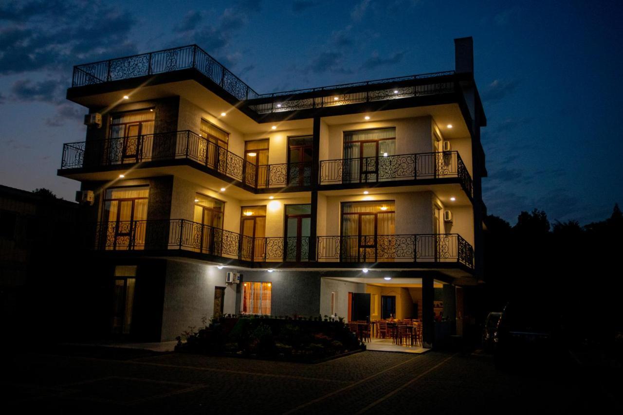 Hotel Pollux à Batoumi Extérieur photo