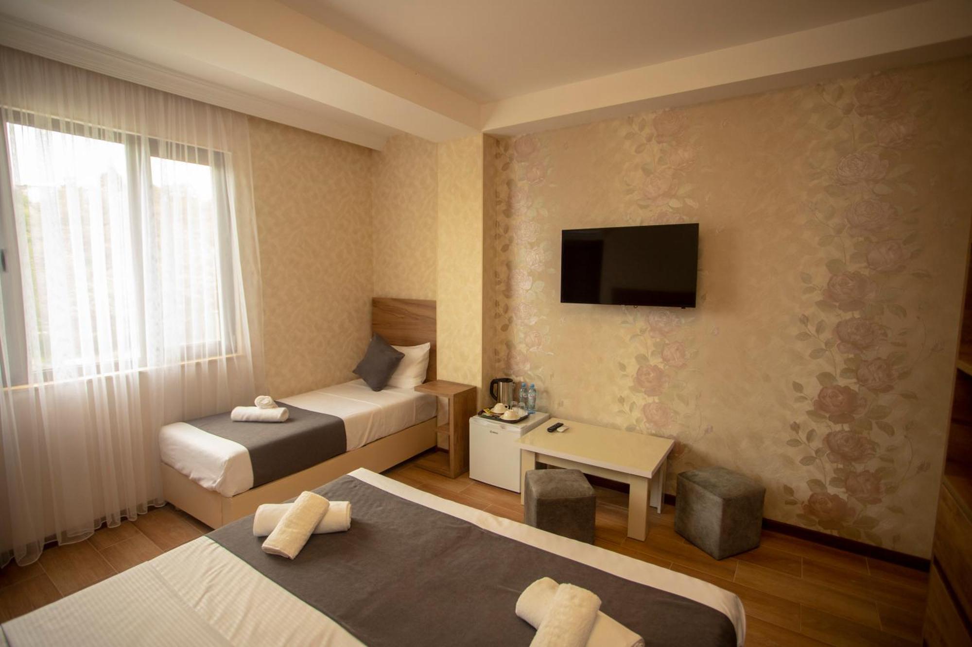 Hotel Pollux à Batoumi Extérieur photo