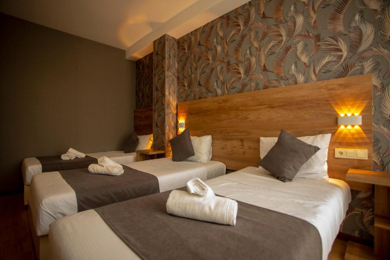 Hotel Pollux à Batoumi Extérieur photo