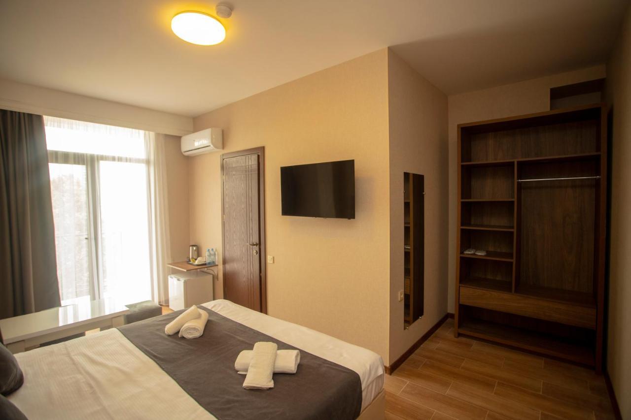 Hotel Pollux à Batoumi Extérieur photo
